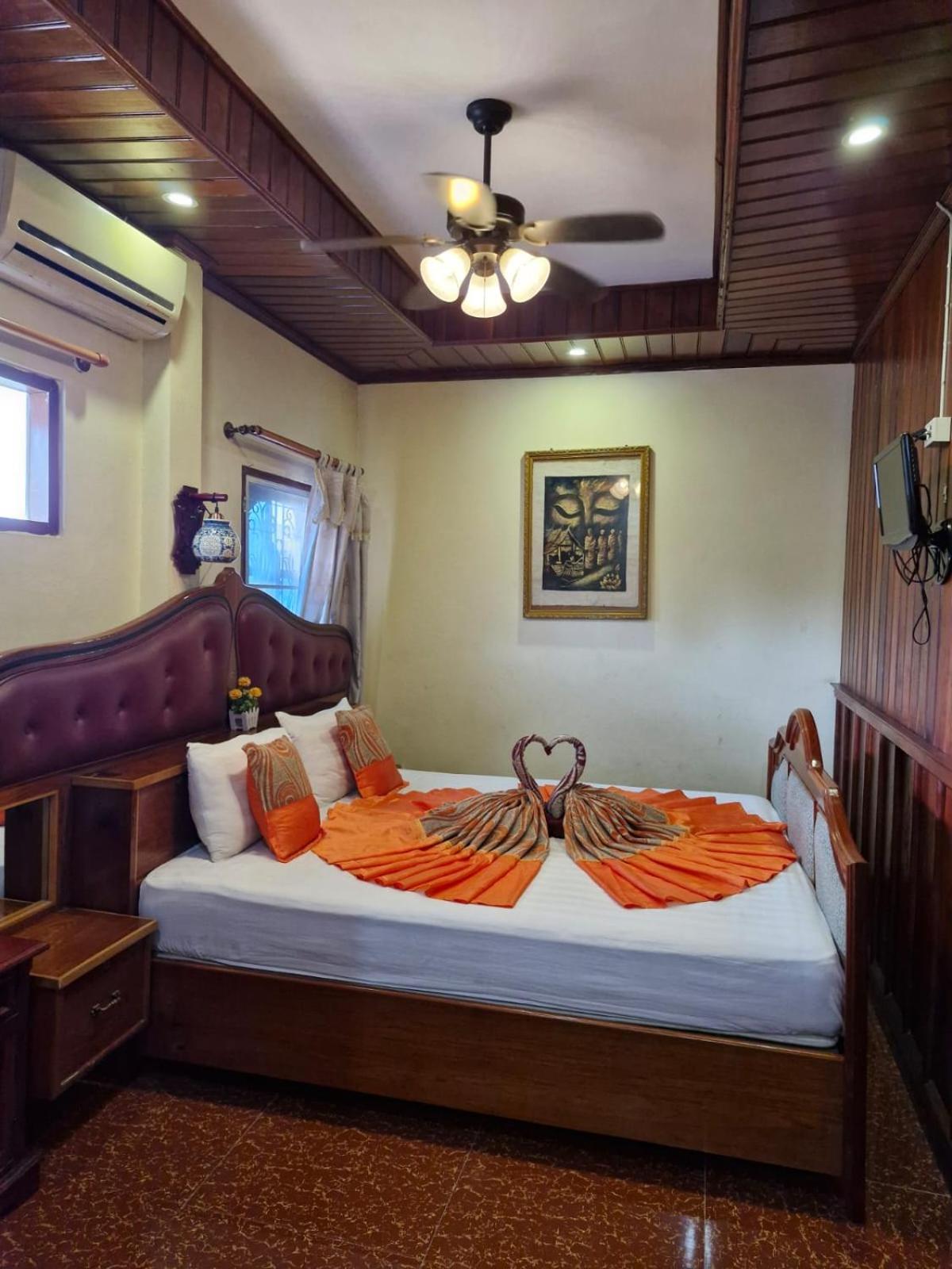 Sakura Wood House Hotel หลวงพระบาง ภายนอก รูปภาพ