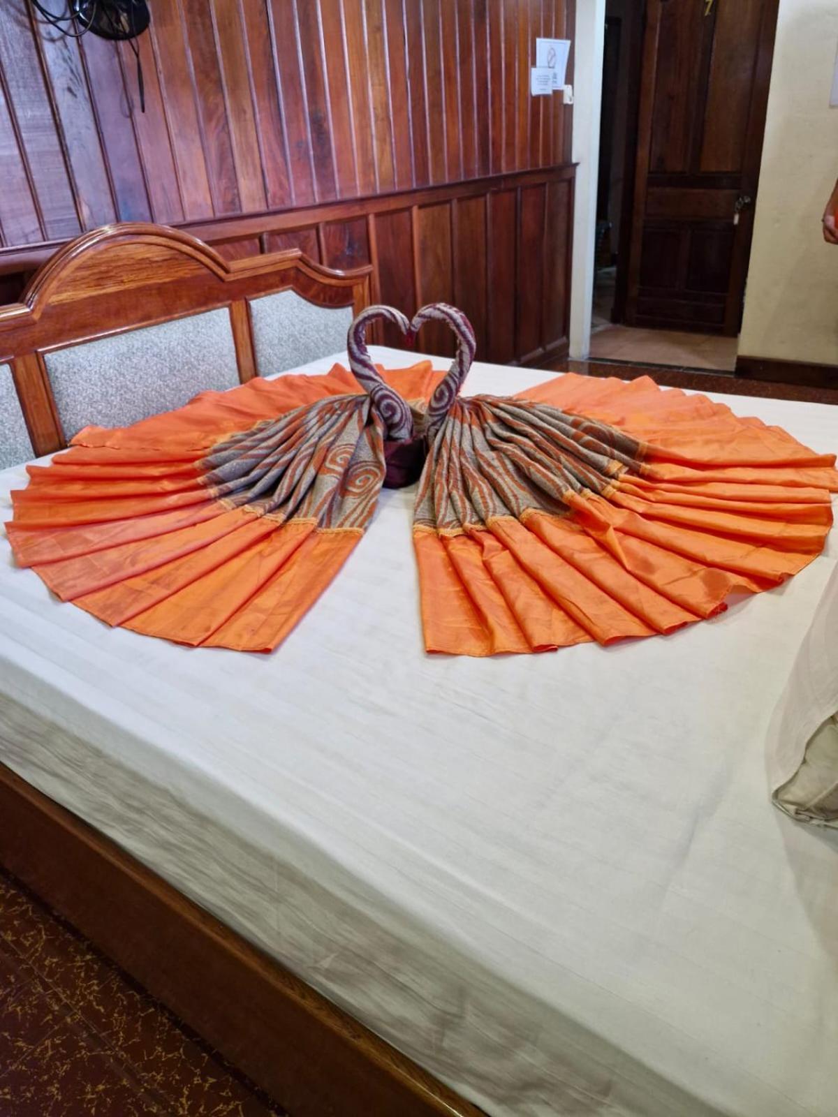 Sakura Wood House Hotel หลวงพระบาง ภายนอก รูปภาพ