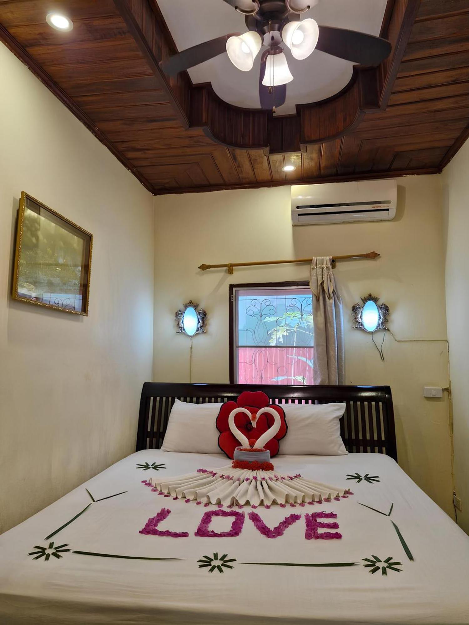 Sakura Wood House Hotel หลวงพระบาง ภายนอก รูปภาพ