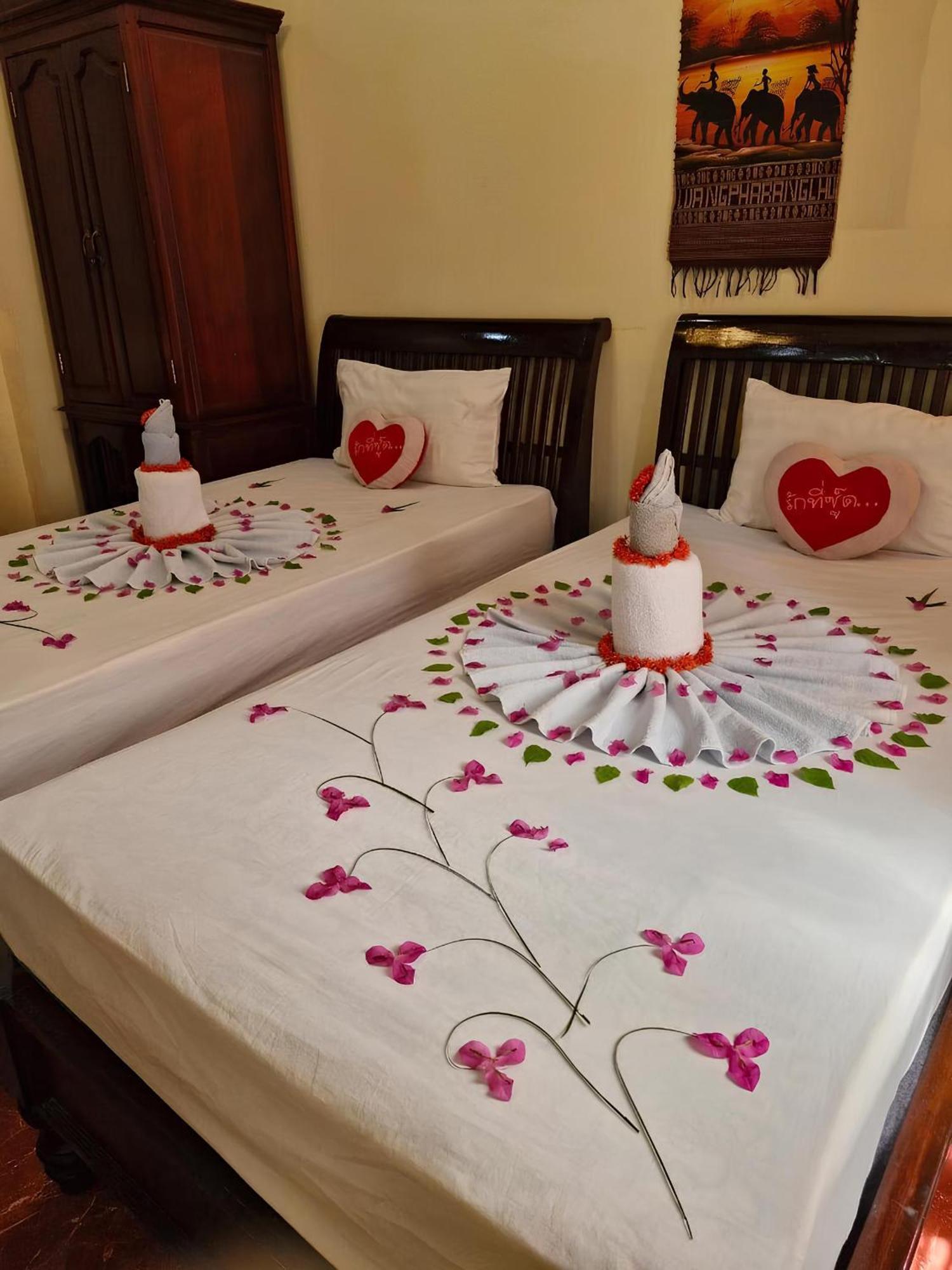 Sakura Wood House Hotel หลวงพระบาง ภายนอก รูปภาพ