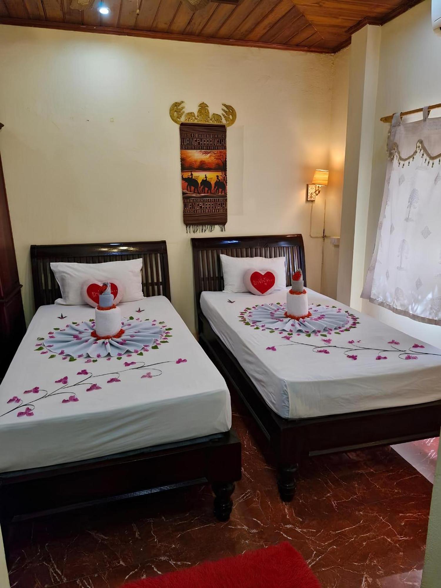 Sakura Wood House Hotel หลวงพระบาง ภายนอก รูปภาพ