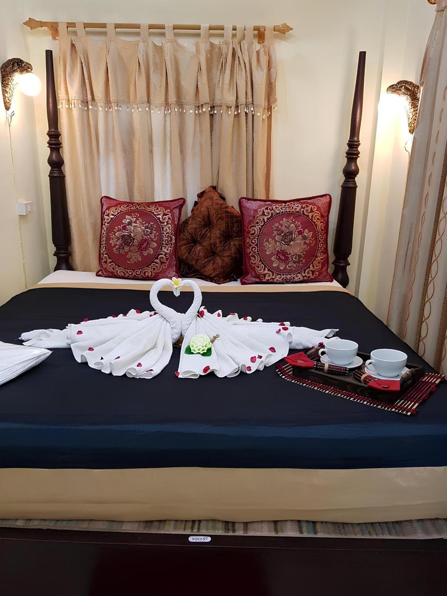 Sakura Wood House Hotel หลวงพระบาง ภายนอก รูปภาพ