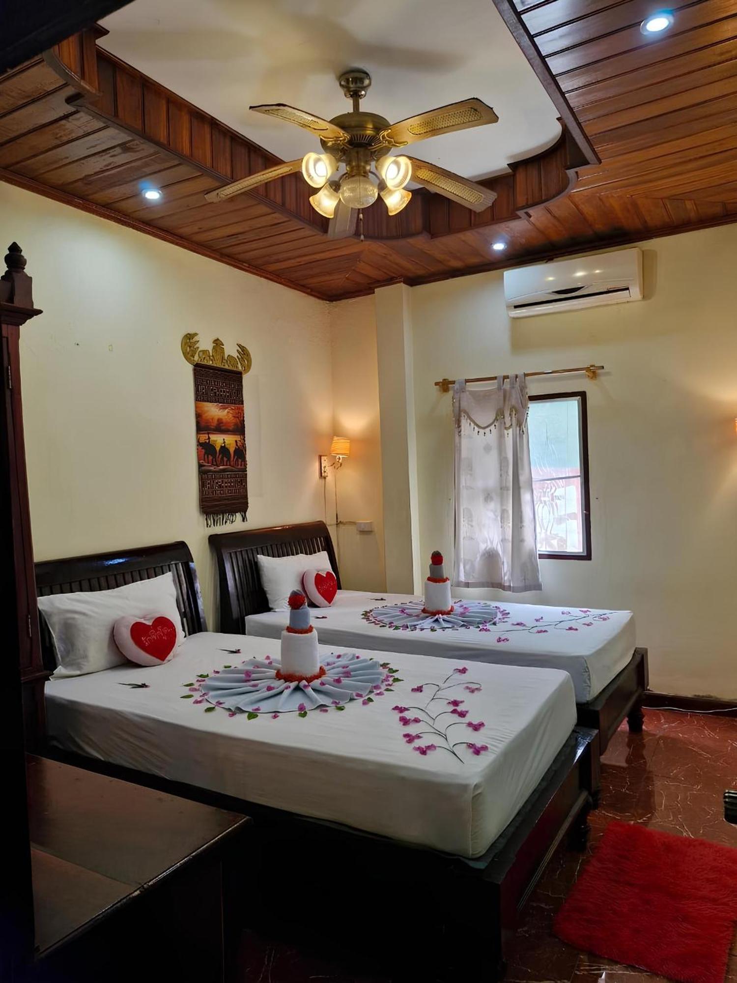 Sakura Wood House Hotel หลวงพระบาง ภายนอก รูปภาพ