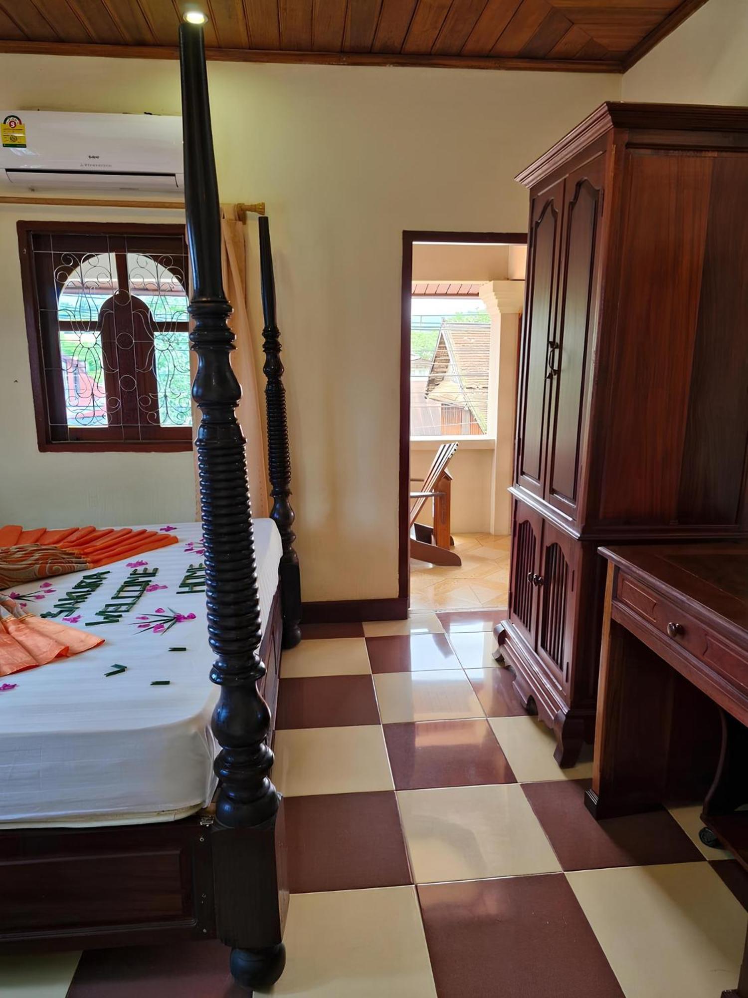 Sakura Wood House Hotel หลวงพระบาง ภายนอก รูปภาพ