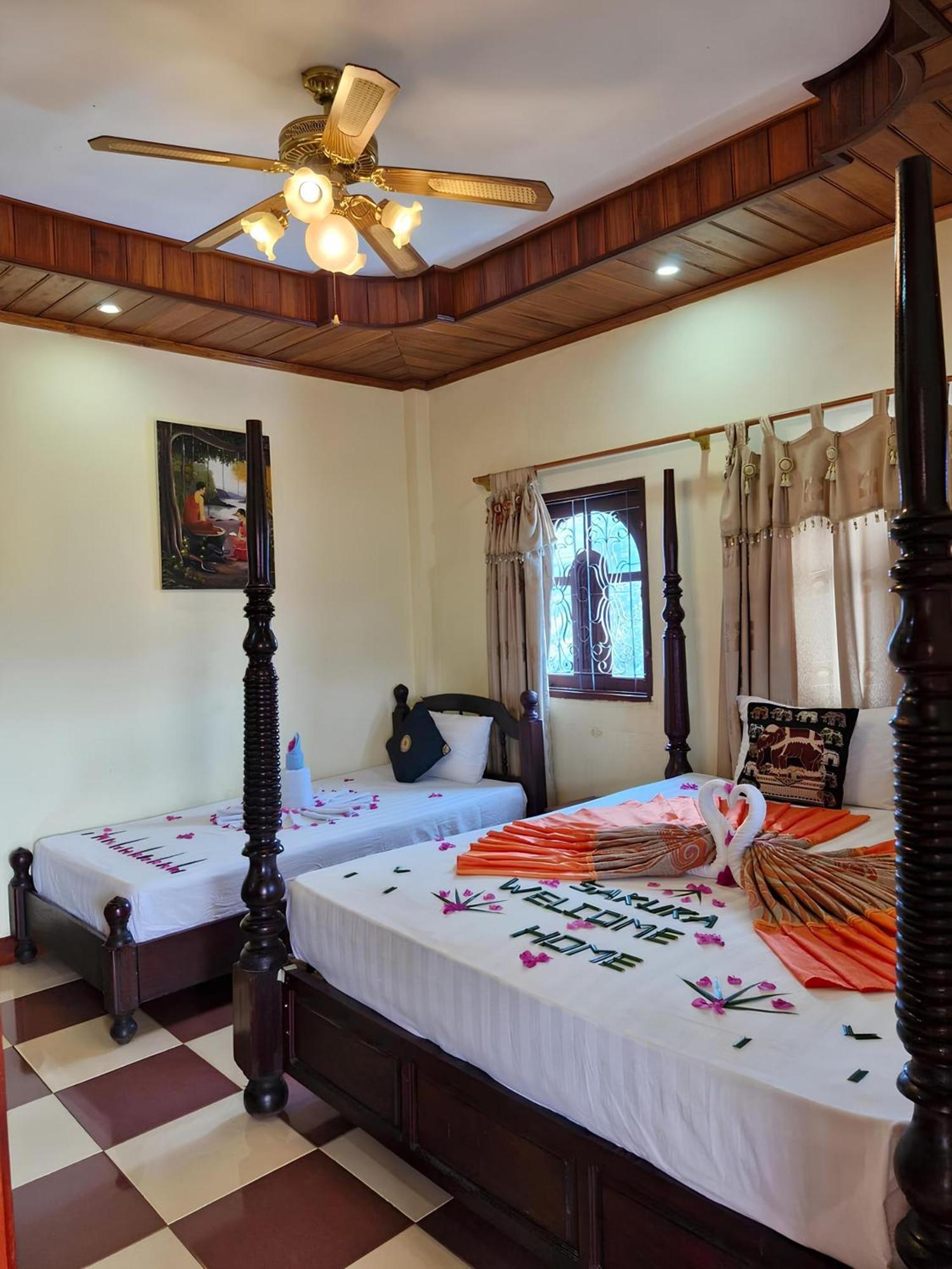 Sakura Wood House Hotel หลวงพระบาง ภายนอก รูปภาพ