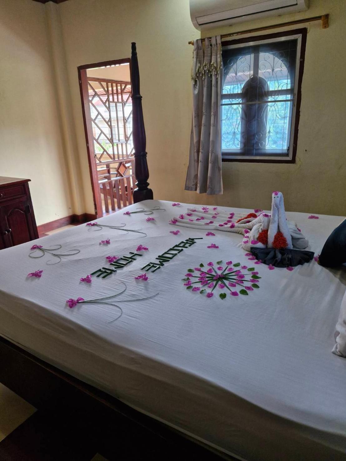 Sakura Wood House Hotel หลวงพระบาง ภายนอก รูปภาพ